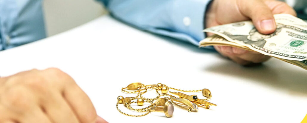 The Benefits of Taking a Pawn Loan vs. a Bank Loan